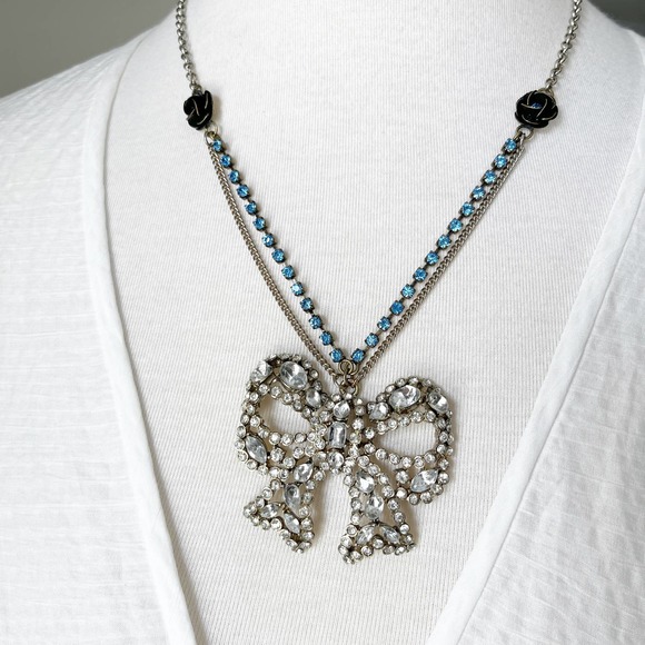 Betsey Johnson Bronze Blue Rhinestone Embellished Bow Statement Necklace - Picture 2 of 5